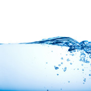 Cómo beber más agua en la oficina