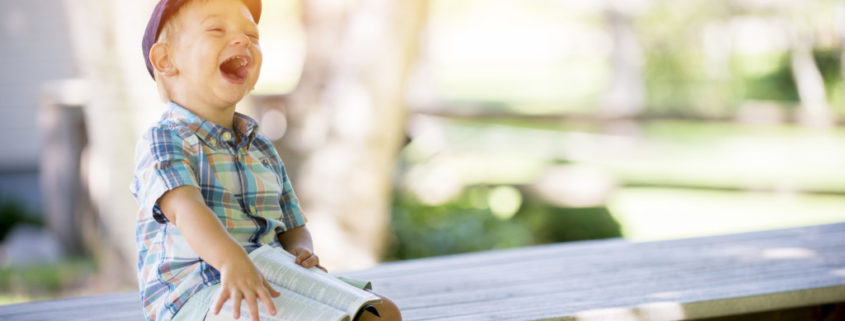 Los niños necesitan hidratarse
